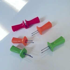 Set of 6 corn on the cob skewers holders red orange green kitchenwear utility